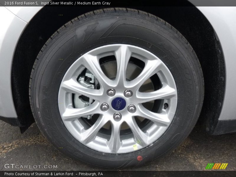 Ingot Silver Metallic / Medium Earth Gray 2016 Ford Fusion S