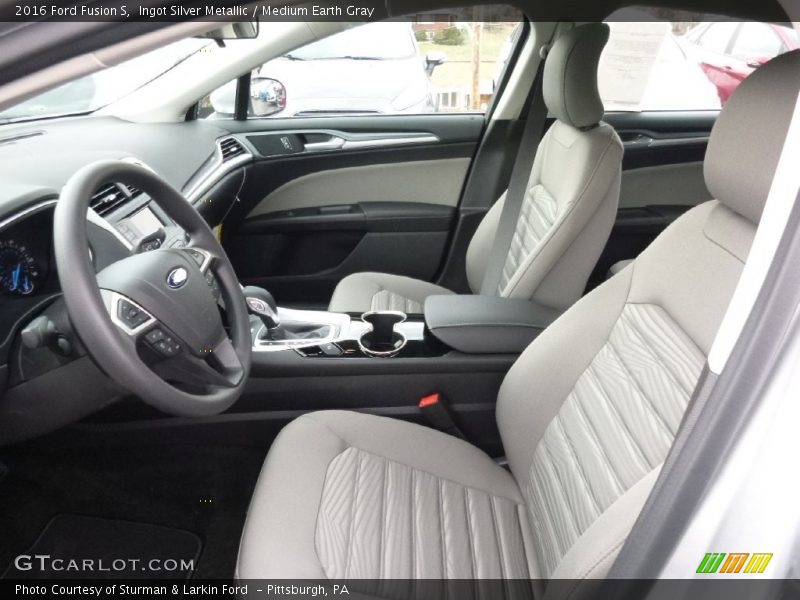 Ingot Silver Metallic / Medium Earth Gray 2016 Ford Fusion S