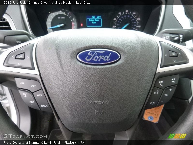 Ingot Silver Metallic / Medium Earth Gray 2016 Ford Fusion S
