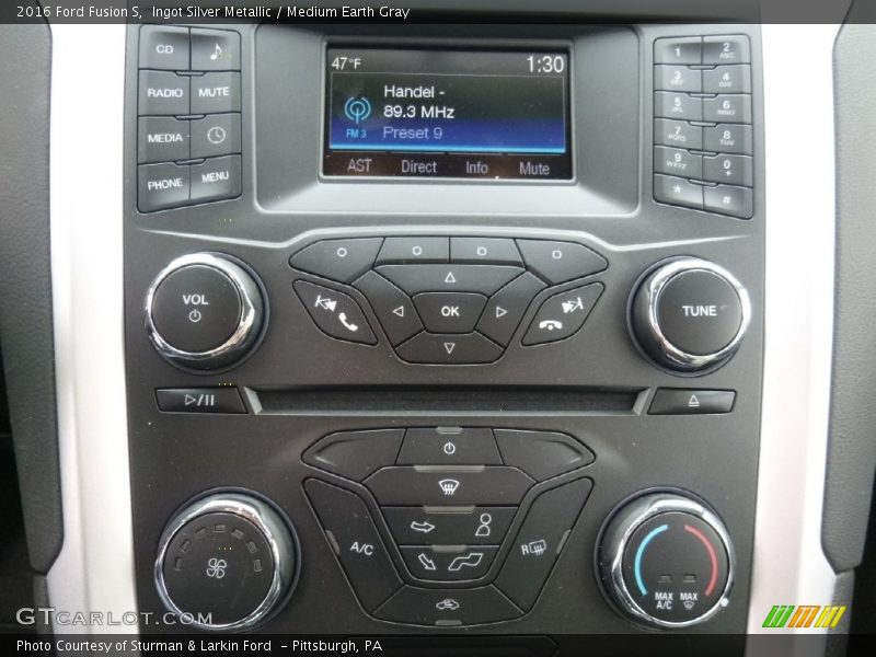 Ingot Silver Metallic / Medium Earth Gray 2016 Ford Fusion S