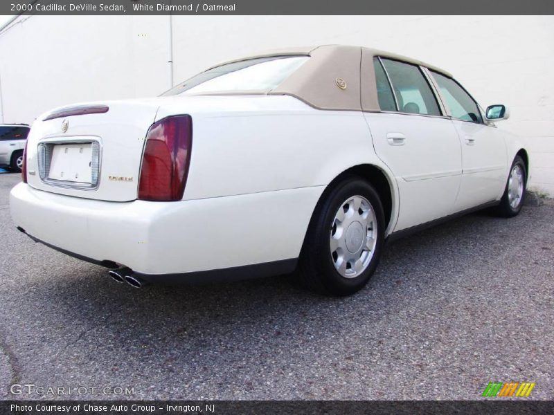 White Diamond / Oatmeal 2000 Cadillac DeVille Sedan