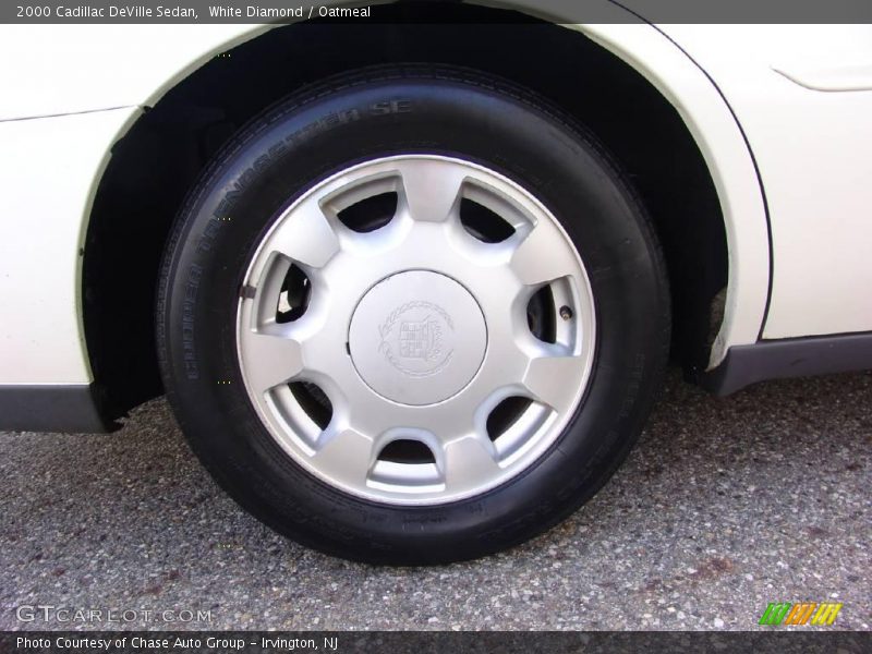 White Diamond / Oatmeal 2000 Cadillac DeVille Sedan
