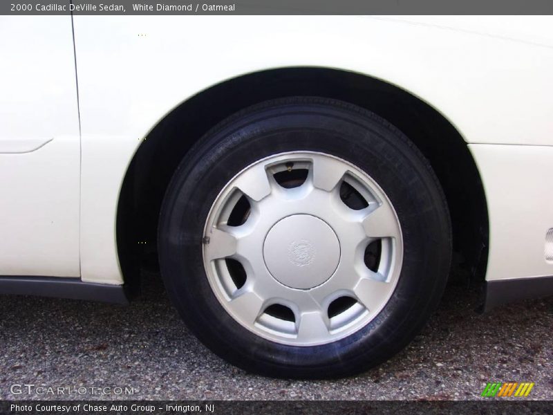 White Diamond / Oatmeal 2000 Cadillac DeVille Sedan