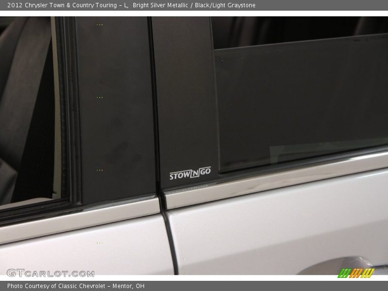 Bright Silver Metallic / Black/Light Graystone 2012 Chrysler Town & Country Touring - L