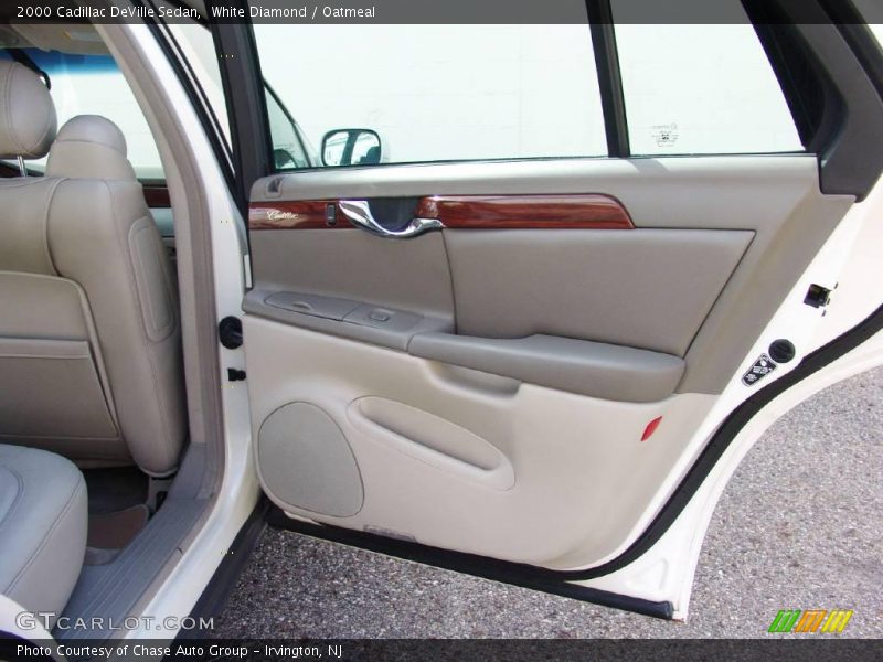 White Diamond / Oatmeal 2000 Cadillac DeVille Sedan