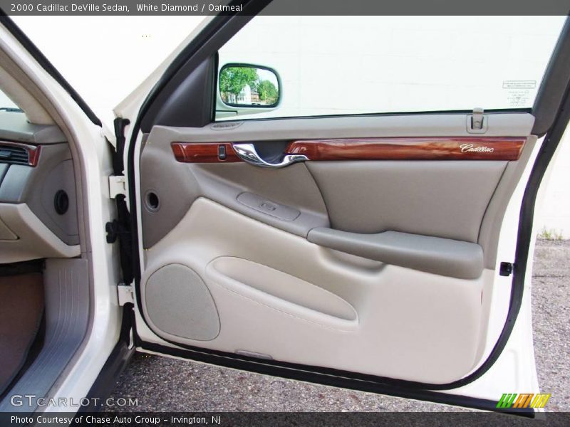 White Diamond / Oatmeal 2000 Cadillac DeVille Sedan