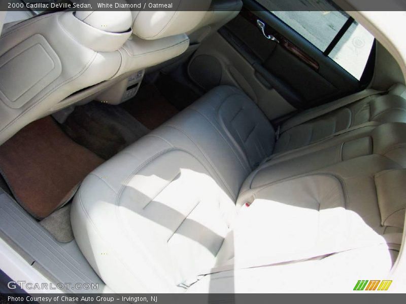 White Diamond / Oatmeal 2000 Cadillac DeVille Sedan