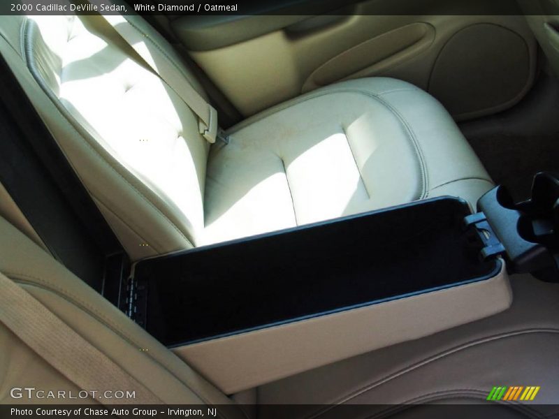 White Diamond / Oatmeal 2000 Cadillac DeVille Sedan