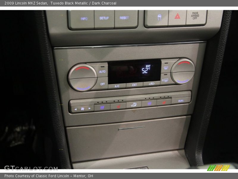 Tuxedo Black Metallic / Dark Charcoal 2009 Lincoln MKZ Sedan