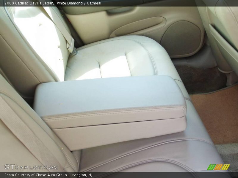 White Diamond / Oatmeal 2000 Cadillac DeVille Sedan