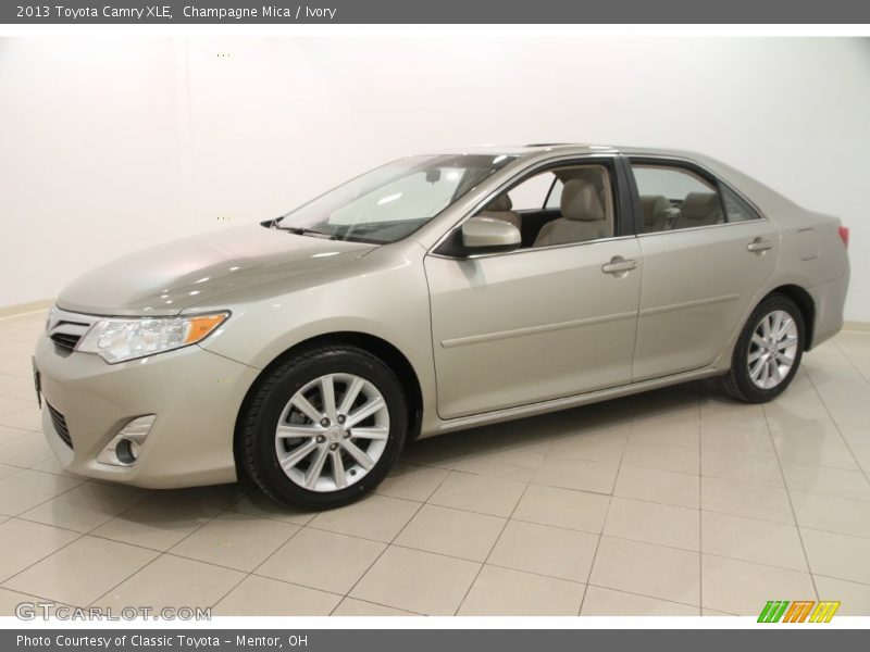 Champagne Mica / Ivory 2013 Toyota Camry XLE