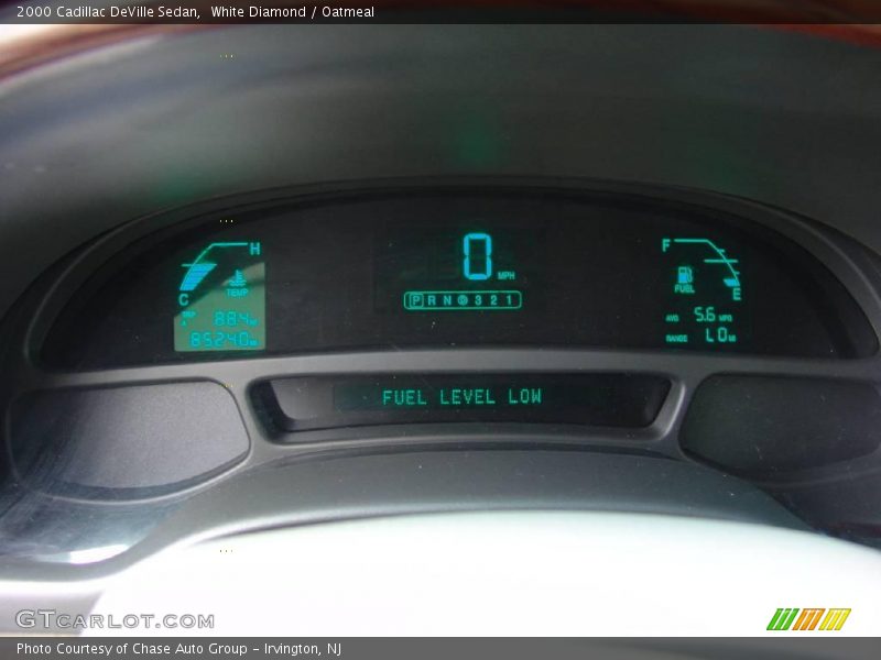 White Diamond / Oatmeal 2000 Cadillac DeVille Sedan