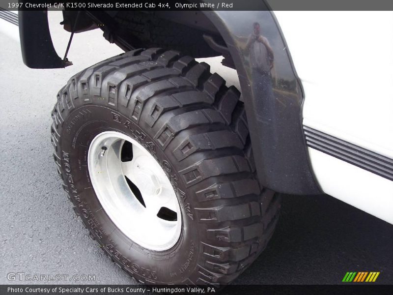 Olympic White / Red 1997 Chevrolet C/K K1500 Silverado Extended Cab 4x4