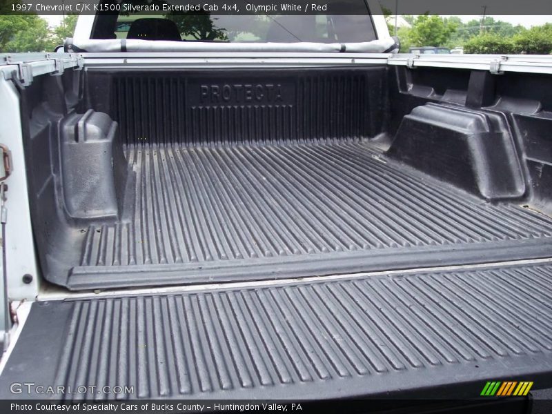 Olympic White / Red 1997 Chevrolet C/K K1500 Silverado Extended Cab 4x4