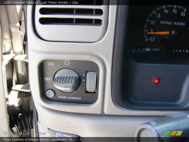 Light Pewter Metallic / Gray 1999 Chevrolet Tahoe LS