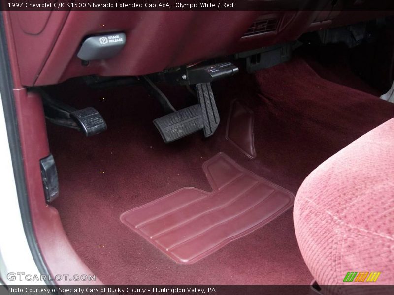 Olympic White / Red 1997 Chevrolet C/K K1500 Silverado Extended Cab 4x4