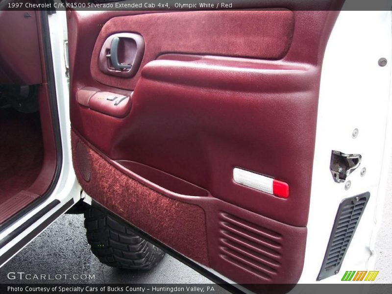 Olympic White / Red 1997 Chevrolet C/K K1500 Silverado Extended Cab 4x4