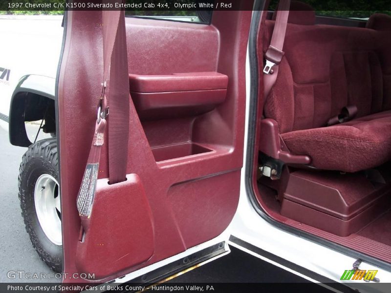 Olympic White / Red 1997 Chevrolet C/K K1500 Silverado Extended Cab 4x4