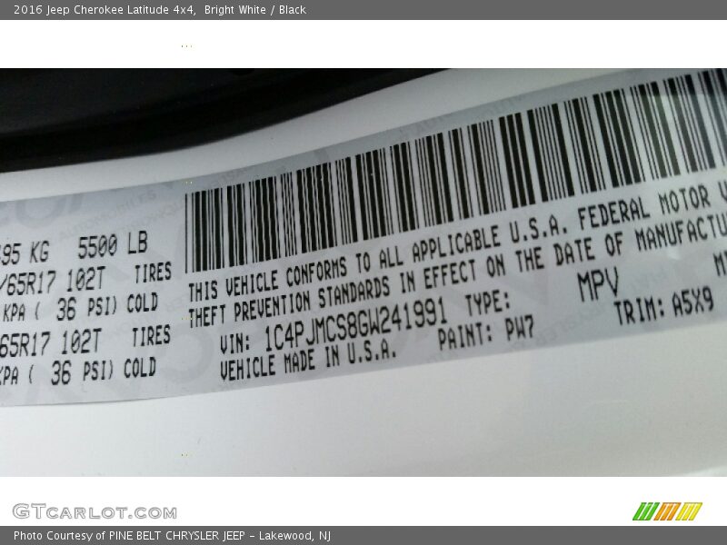Bright White / Black 2016 Jeep Cherokee Latitude 4x4