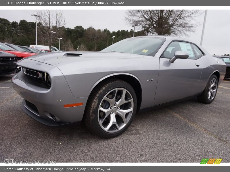 Front 3/4 View of 2016 Challenger R/T Plus