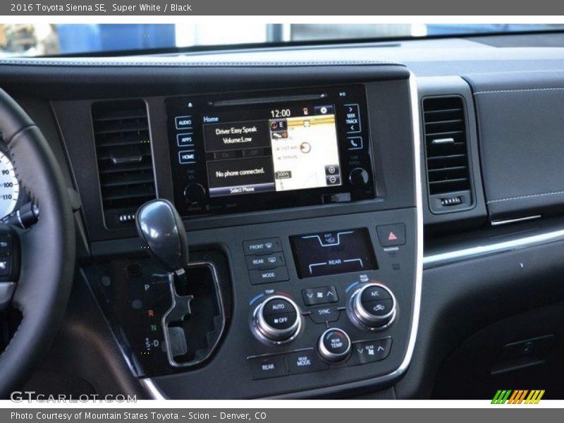 Super White / Black 2016 Toyota Sienna SE