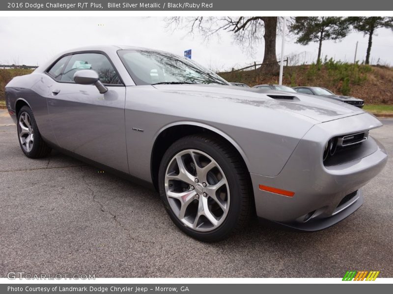 Front 3/4 View of 2016 Challenger R/T Plus