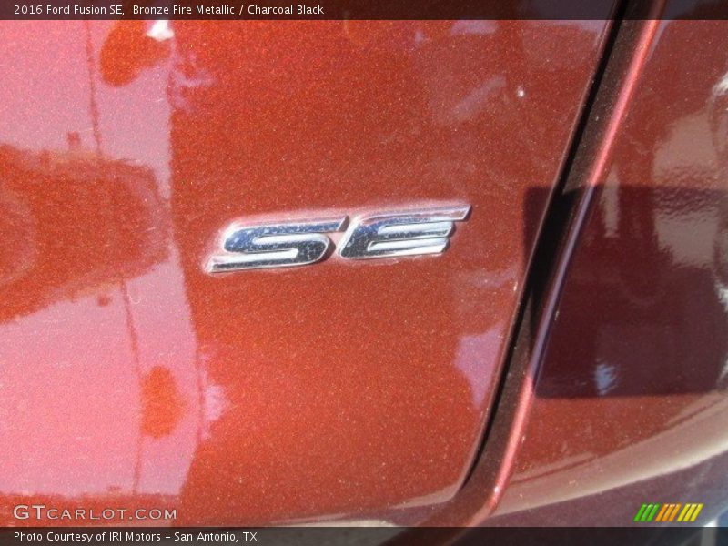Bronze Fire Metallic / Charcoal Black 2016 Ford Fusion SE