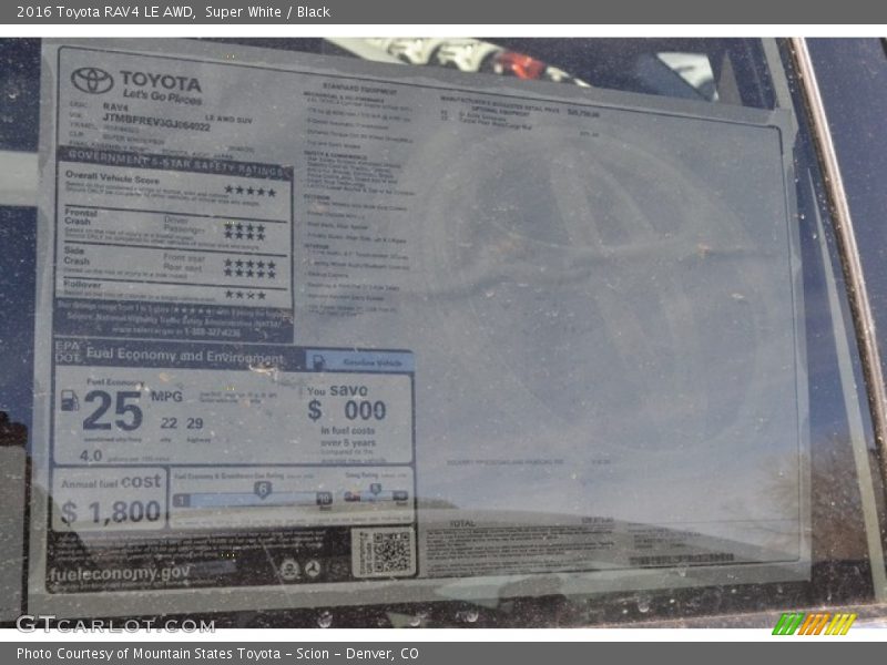 Super White / Black 2016 Toyota RAV4 LE AWD