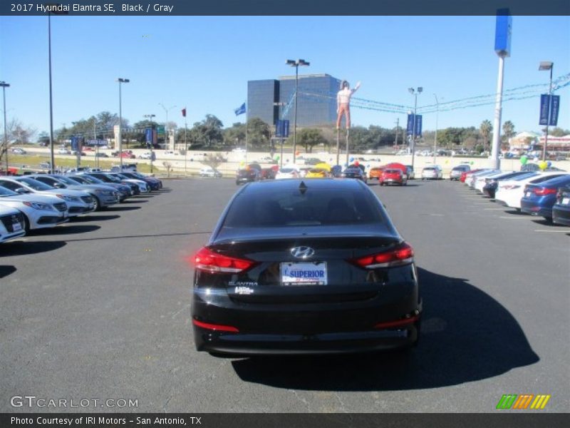 Black / Gray 2017 Hyundai Elantra SE