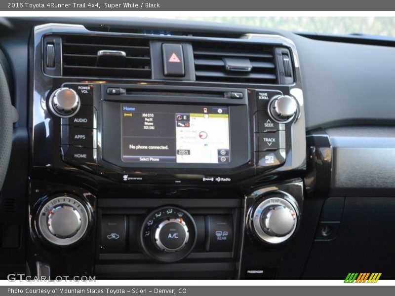 Super White / Black 2016 Toyota 4Runner Trail 4x4