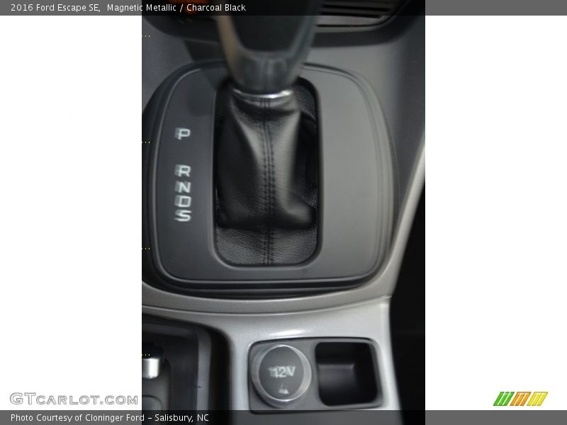 Magnetic Metallic / Charcoal Black 2016 Ford Escape SE