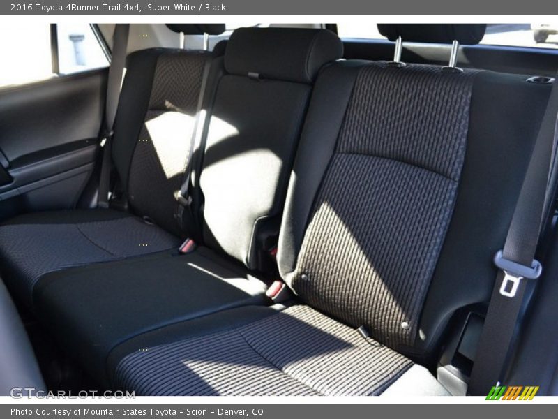 Super White / Black 2016 Toyota 4Runner Trail 4x4