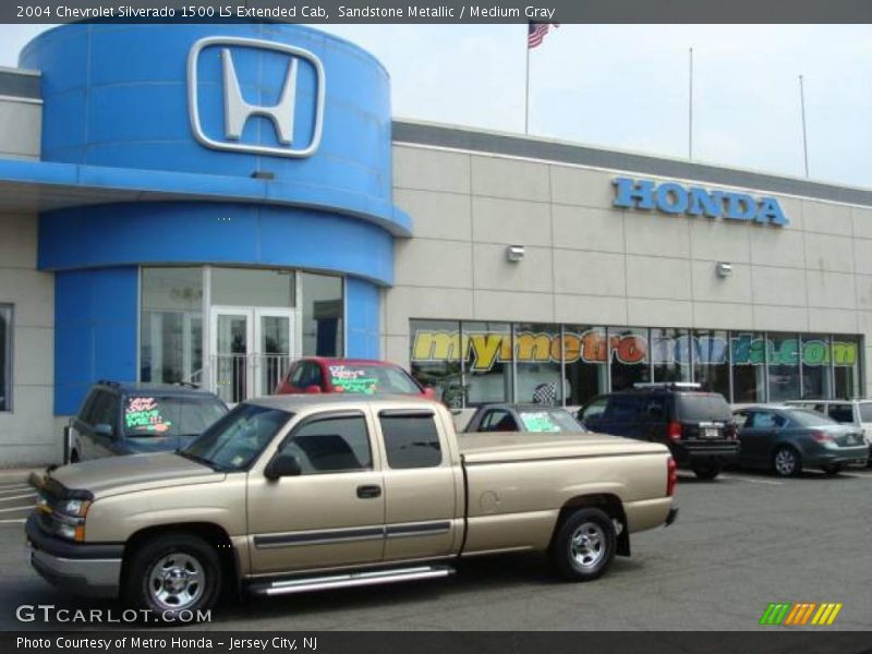 Sandstone Metallic / Medium Gray 2004 Chevrolet Silverado 1500 LS Extended Cab