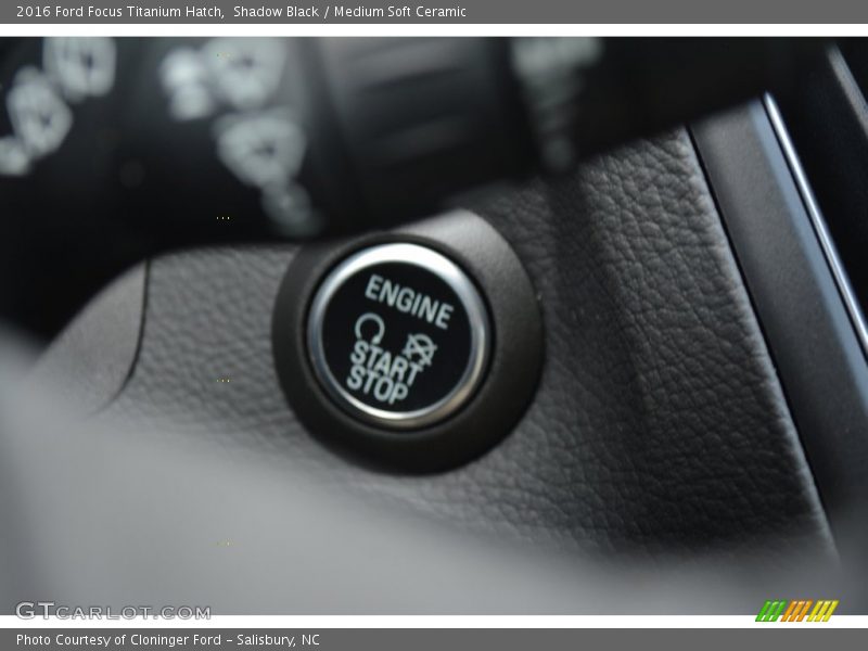 Shadow Black / Medium Soft Ceramic 2016 Ford Focus Titanium Hatch