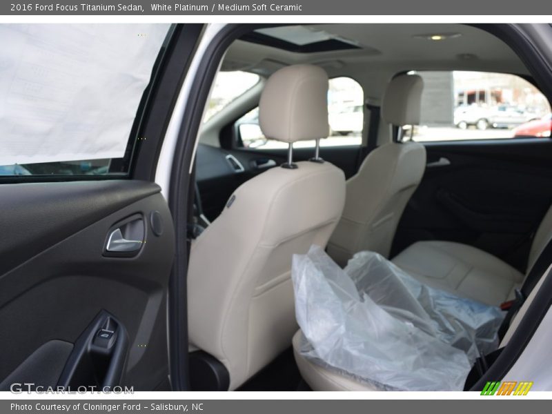 White Platinum / Medium Soft Ceramic 2016 Ford Focus Titanium Sedan