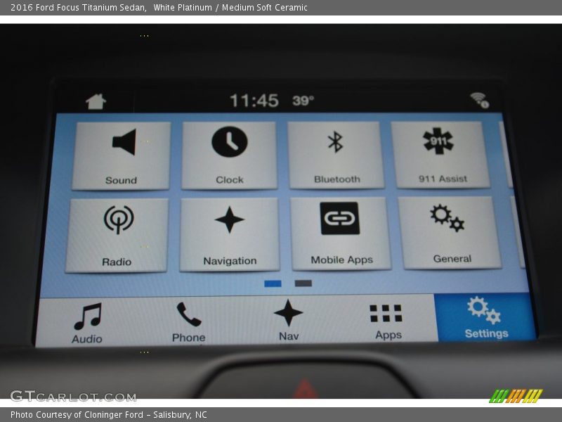 White Platinum / Medium Soft Ceramic 2016 Ford Focus Titanium Sedan