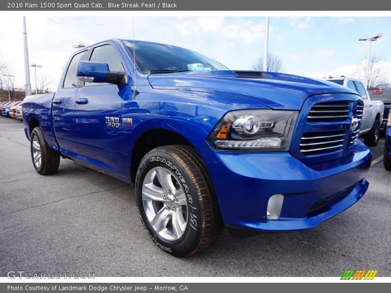 Front 3/4 View of 2016 1500 Sport Quad Cab