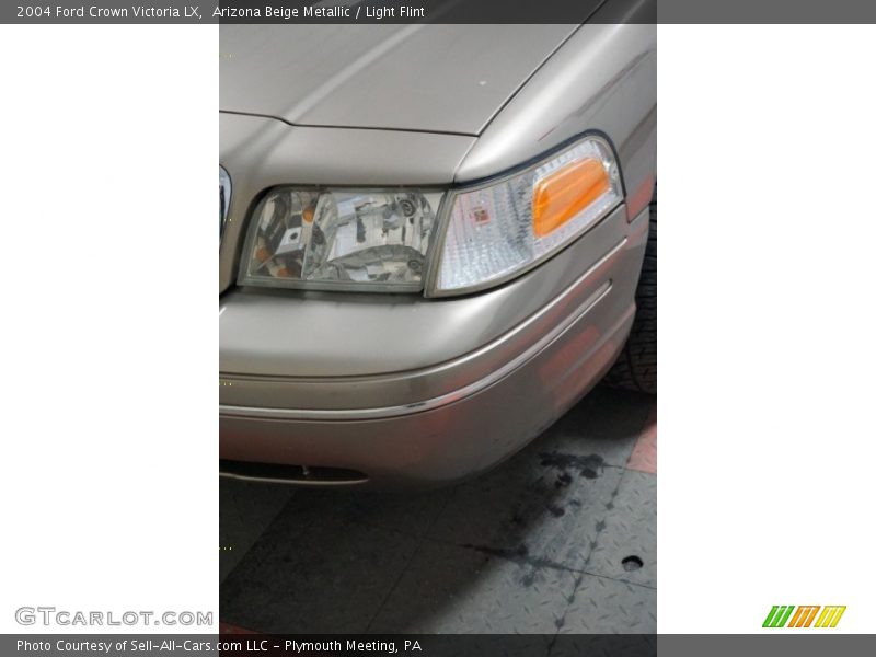 Arizona Beige Metallic / Light Flint 2004 Ford Crown Victoria LX