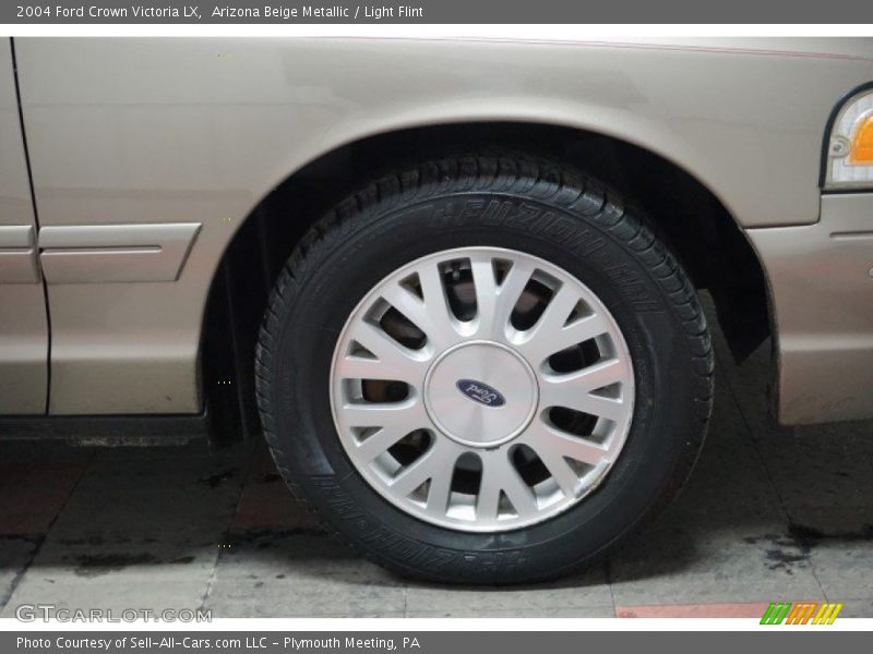 Arizona Beige Metallic / Light Flint 2004 Ford Crown Victoria LX