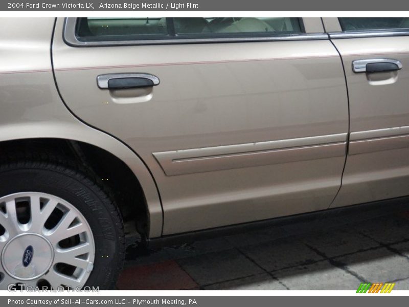 Arizona Beige Metallic / Light Flint 2004 Ford Crown Victoria LX