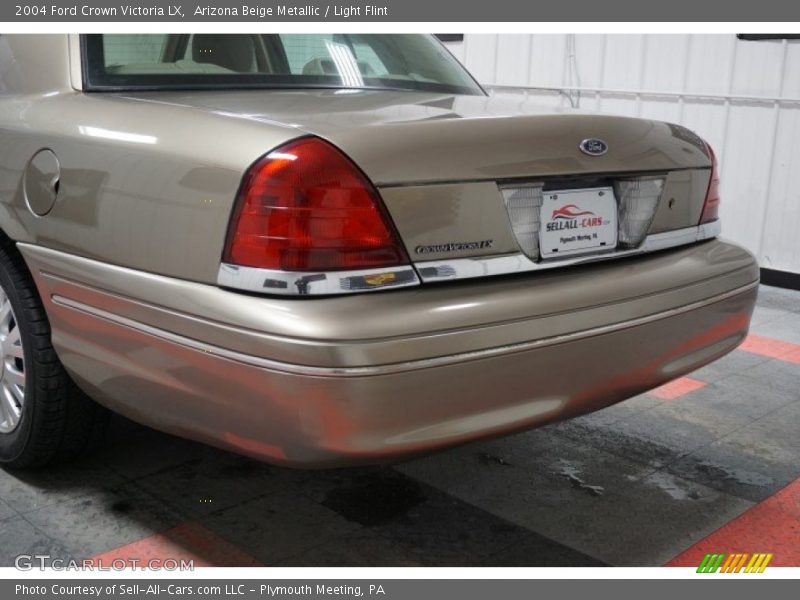 Arizona Beige Metallic / Light Flint 2004 Ford Crown Victoria LX