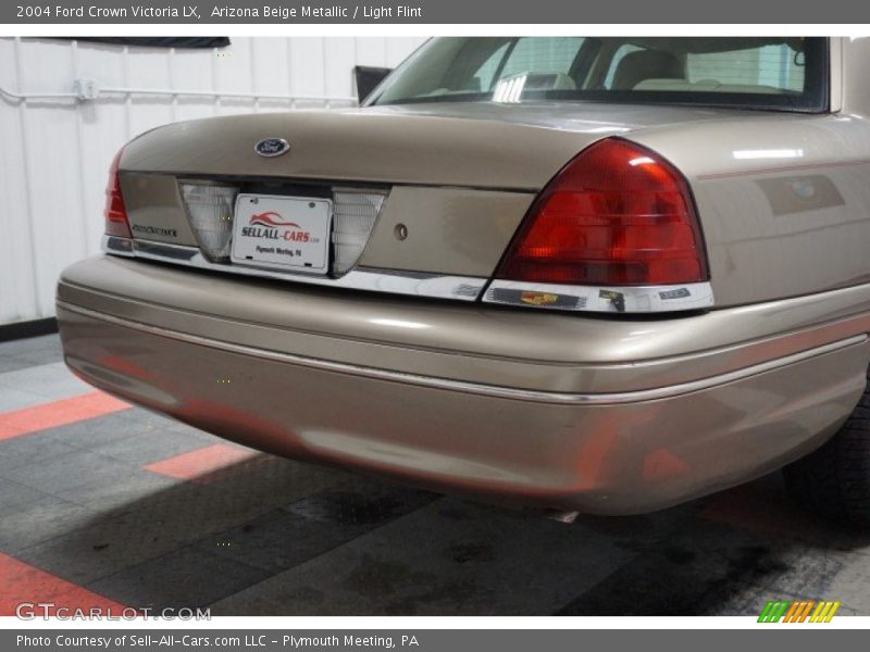Arizona Beige Metallic / Light Flint 2004 Ford Crown Victoria LX