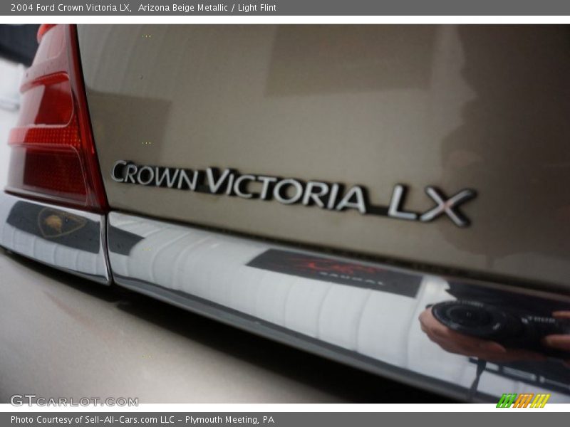 Arizona Beige Metallic / Light Flint 2004 Ford Crown Victoria LX