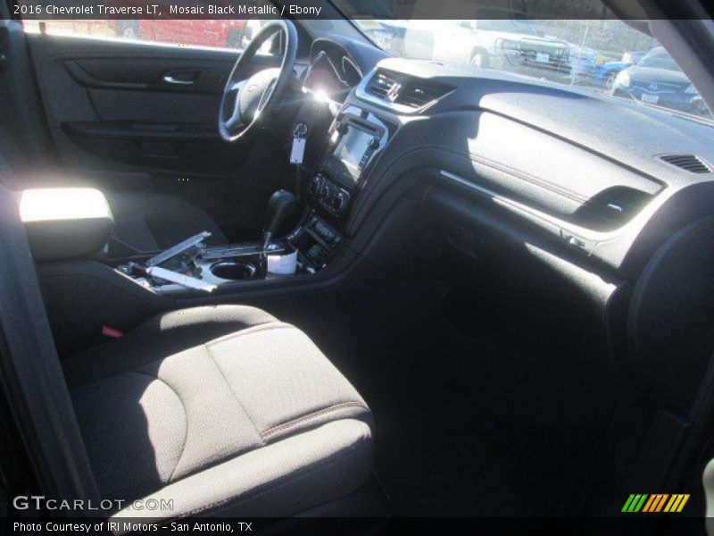Mosaic Black Metallic / Ebony 2016 Chevrolet Traverse LT