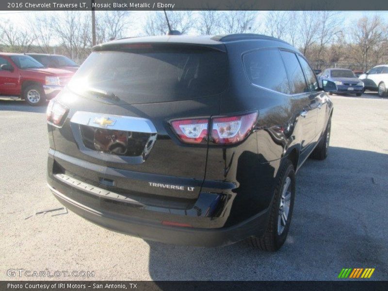 Mosaic Black Metallic / Ebony 2016 Chevrolet Traverse LT