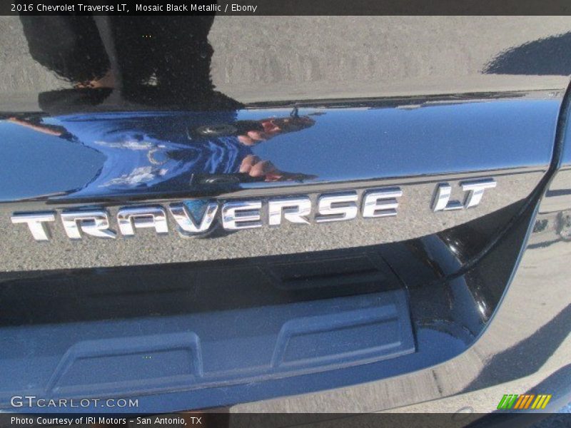 Mosaic Black Metallic / Ebony 2016 Chevrolet Traverse LT
