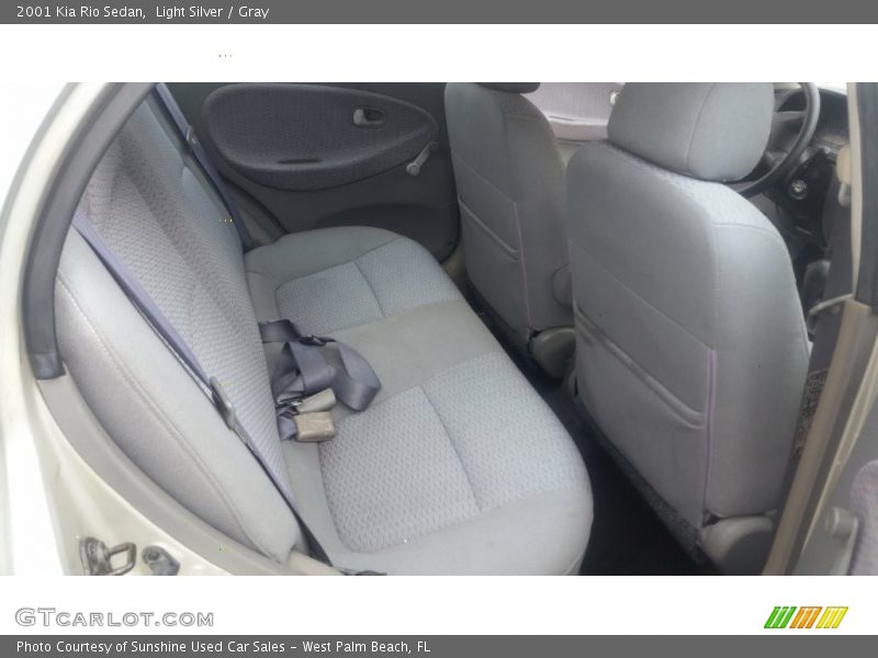 Light Silver / Gray 2001 Kia Rio Sedan