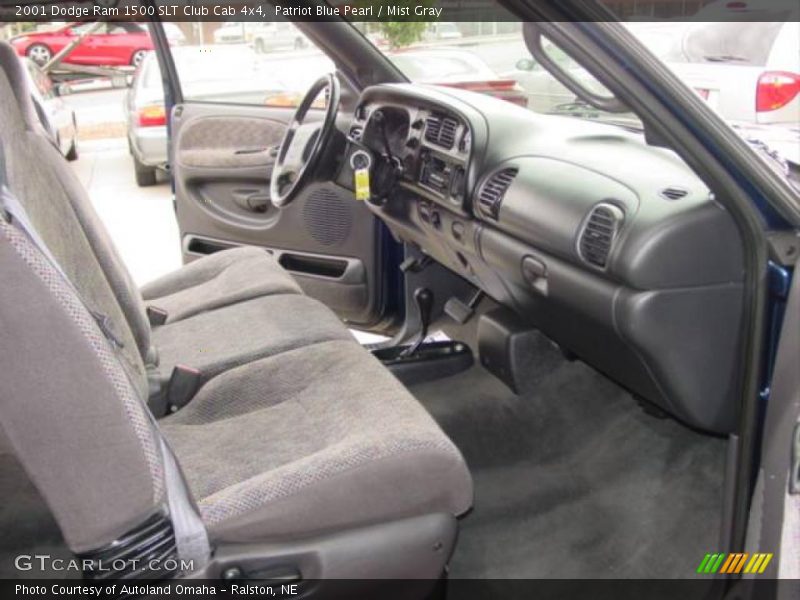 Patriot Blue Pearl / Mist Gray 2001 Dodge Ram 1500 SLT Club Cab 4x4