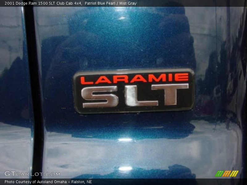 Patriot Blue Pearl / Mist Gray 2001 Dodge Ram 1500 SLT Club Cab 4x4