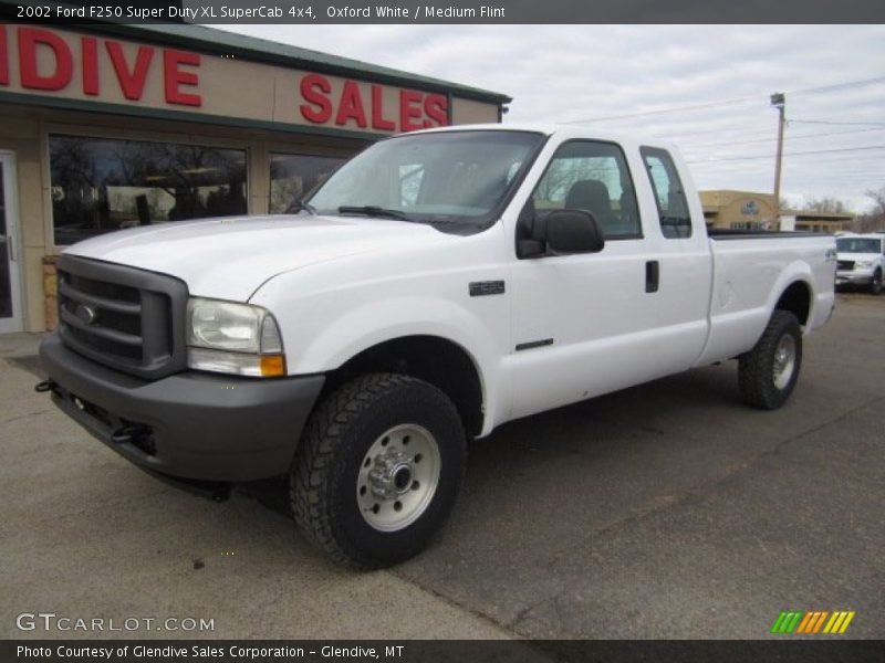 Oxford White / Medium Flint 2002 Ford F250 Super Duty XL SuperCab 4x4
